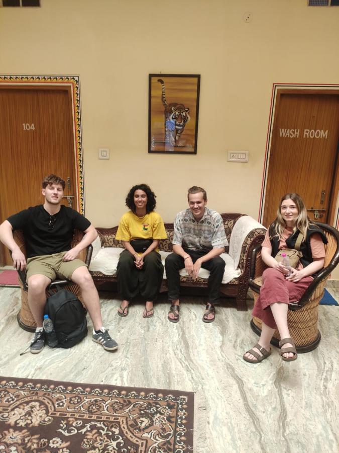 Hotel Tiger Haveli ซาวาย มาโดปูร์ ภายนอก รูปภาพ