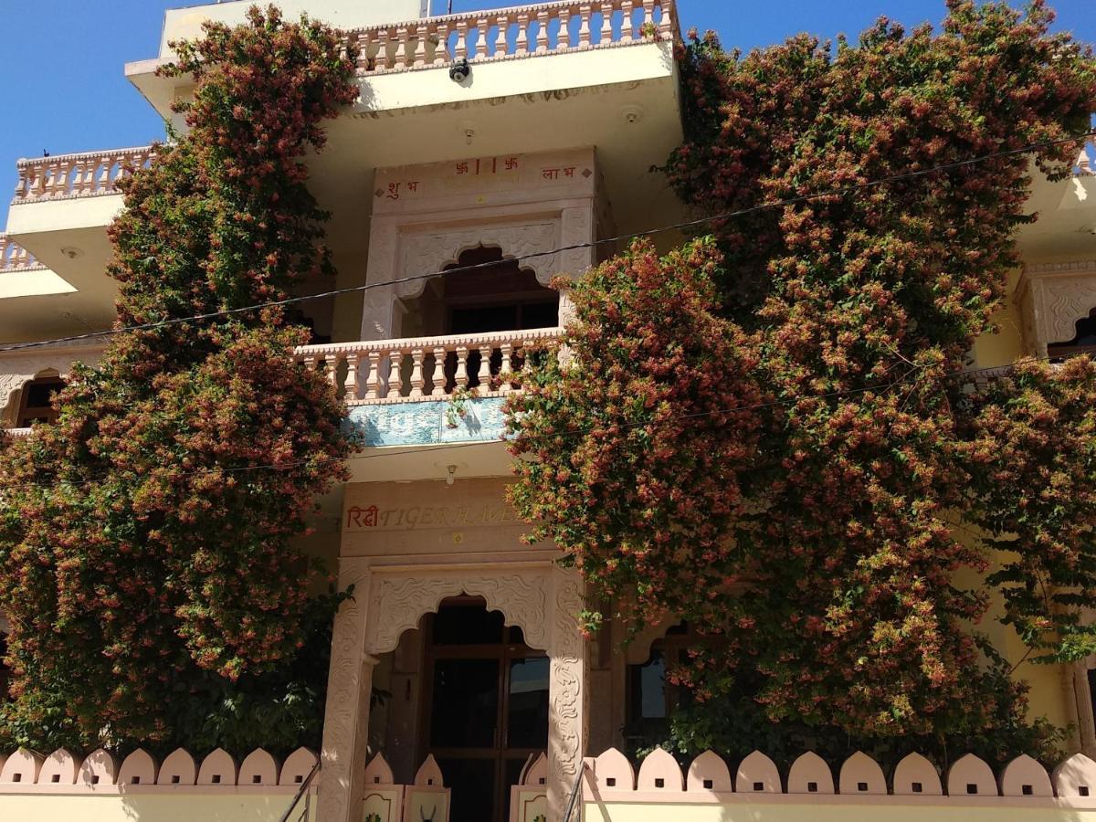Hotel Tiger Haveli ซาวาย มาโดปูร์ ภายนอก รูปภาพ