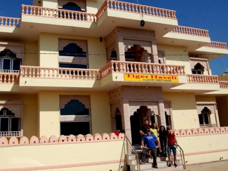 Hotel Tiger Haveli ซาวาย มาโดปูร์ ภายนอก รูปภาพ