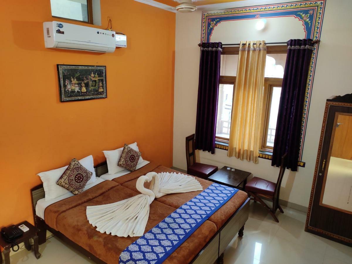 Hotel Tiger Haveli ซาวาย มาโดปูร์ ภายนอก รูปภาพ